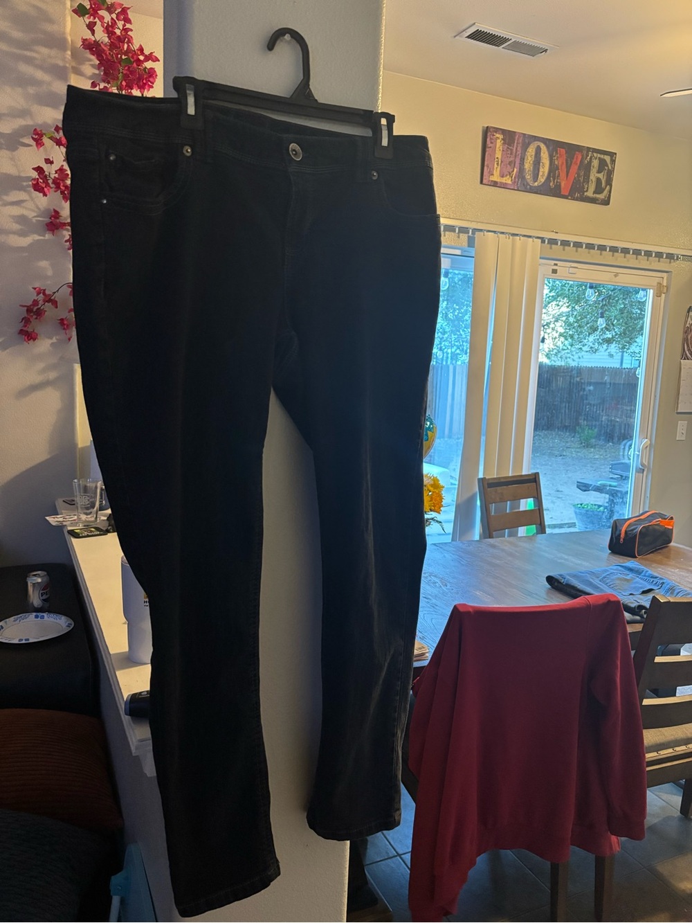 Ariya Black Straight-Leg Jeans